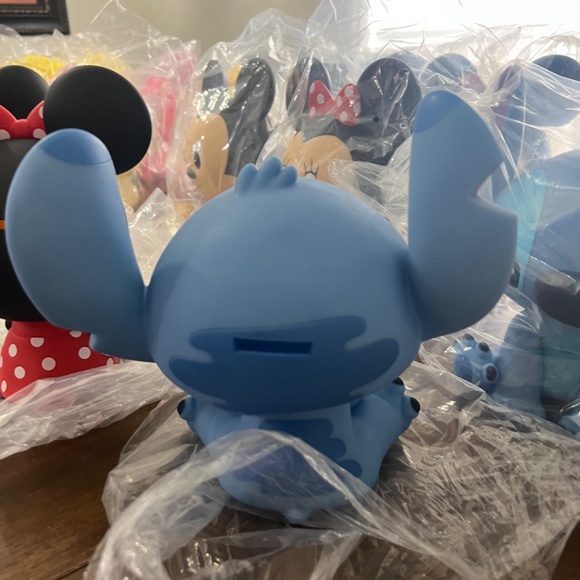 Piggy Banks- Hello Kitty, Stitch, Angel, Minnie, Mickey, Winnie the Pooh, Yoda - Picture 5 of 8